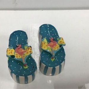 NIB pink flamingo flip flop salt pepper shakers 1026523